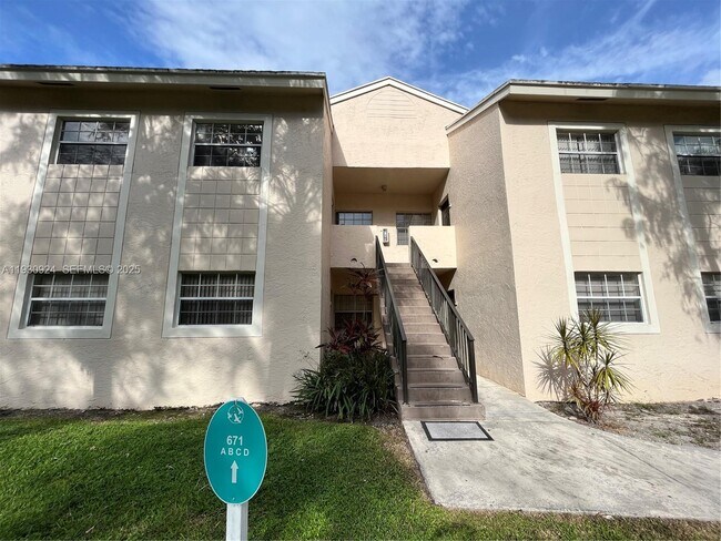 Building Photo - 671 Cypress Lake Blvd