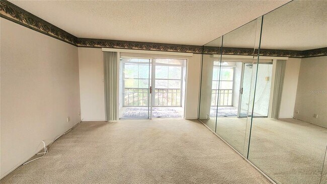 Building Photo - 11485 Oakhurst Rd