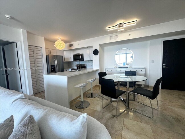 Building Photo - 90 Alton Rd