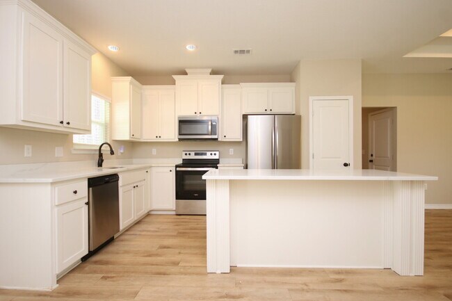 Building Photo - Enjoy Country Living with Modern Comforts!  3BR/2BA Home  with Granite Countertops, Covered Porch...