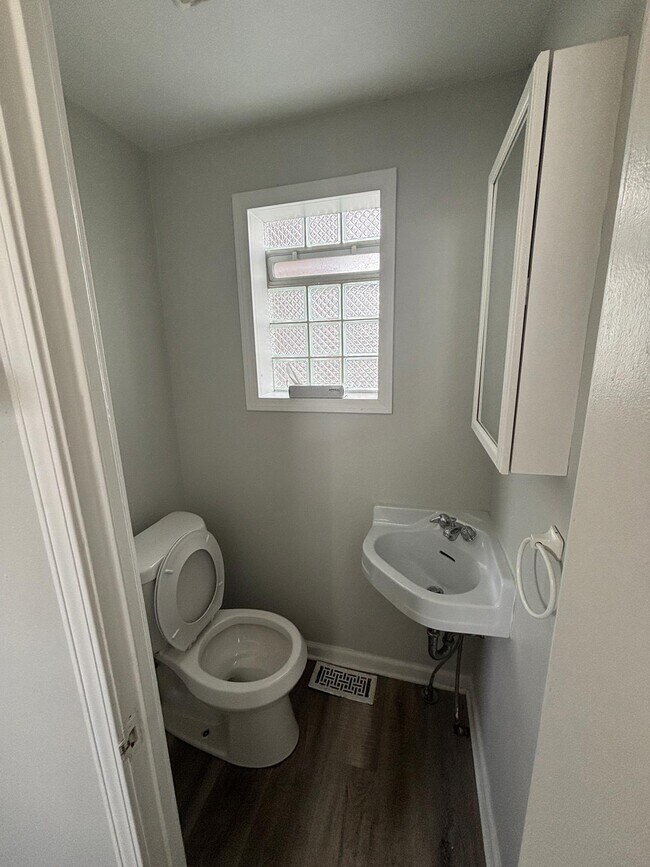 Building Photo - 18603 Arrowhead Ave