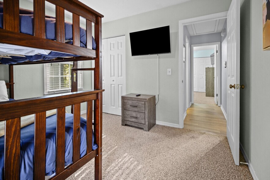 Building Photo - 8432 SW 46 Rd