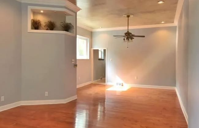 Building Photo - 413 W Porter St