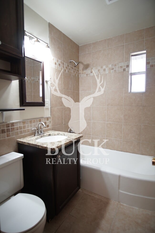 Building Photo - 9312 Mahler Pl