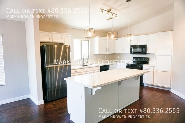 Building Photo - 1136 E Christopher St