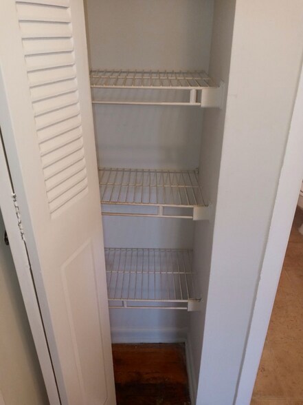 Building Photo - 1406 Church St