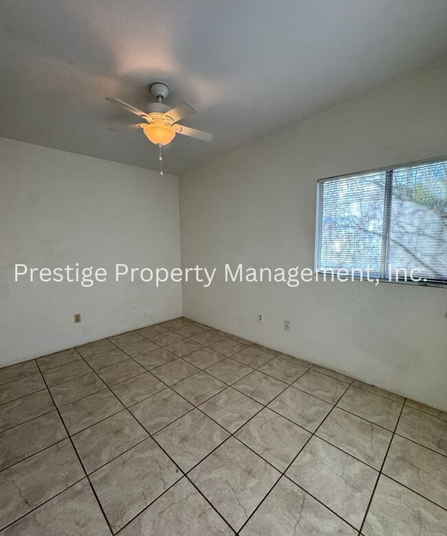 Building Photo - 3bd/2ba home tucked away in Northwest Tucson!!