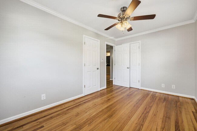Building Photo - Modern Updates in this Classic 3bedroom/2.5 Bath Home in Erwin