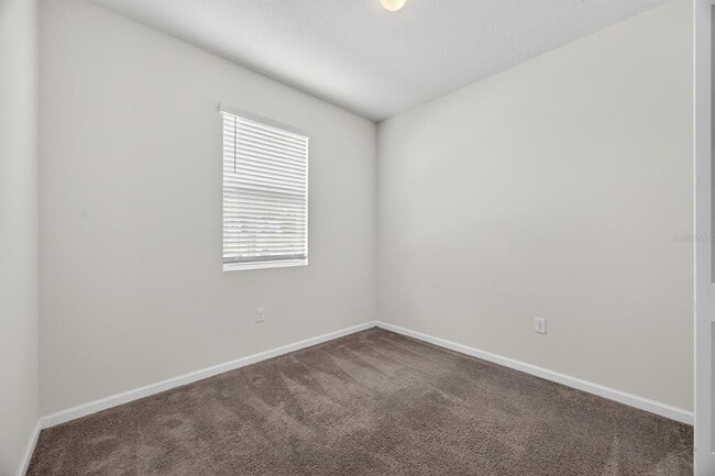 Building Photo - 689 Meadow Pointe Dr