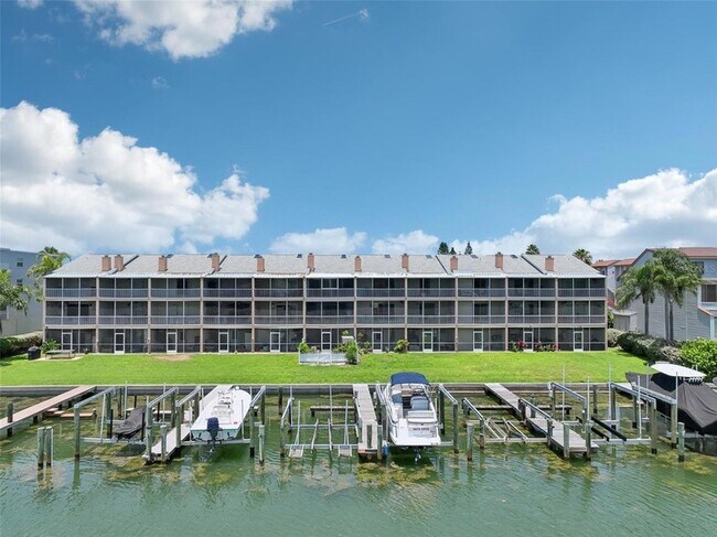 Building Photo - 637 Pinellas Bayway