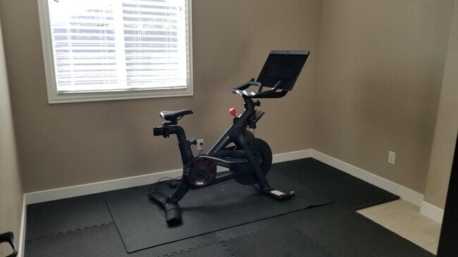 Building Photo - 2248 E Ottawa Ln