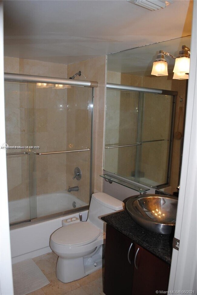 Building Photo - 770 Claughton Island Dr