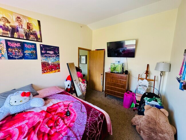 Building Photo - 531 Leah Ln