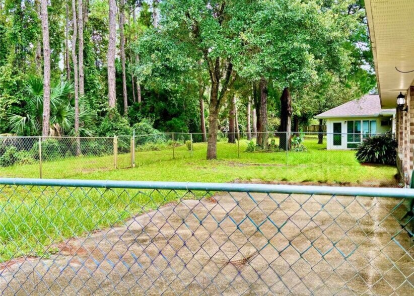 Building Photo - 12 Regency Dr