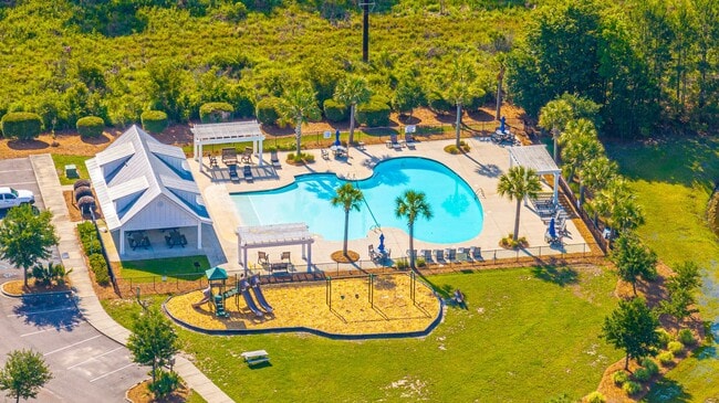 Building Photo - 201 Bigleaf Ct