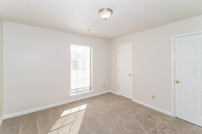 Building Photo - 7308 Stonington Dr