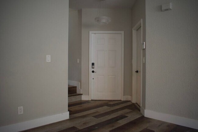 Building Photo - 4907 Pelican Manor