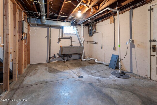 Building Photo - 505 Oxford Pl