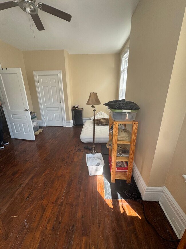 Building Photo - 5498 Hays Street