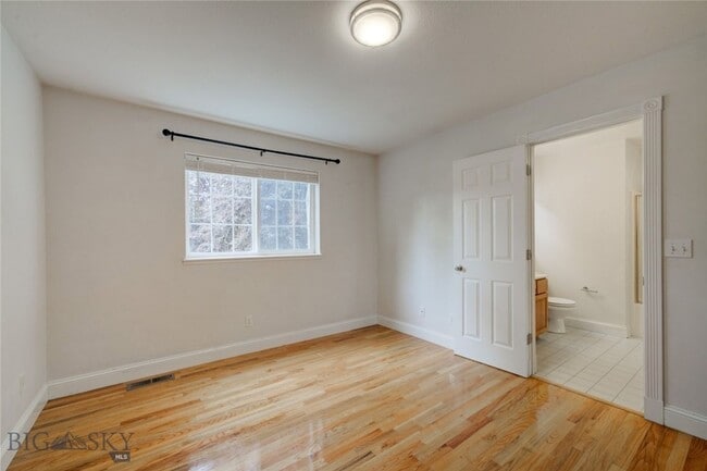 Building Photo - 3 bedroom 2 bath townhome in Bozeman!