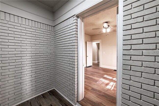 Building Photo - 1029 Katherwood Dr SW