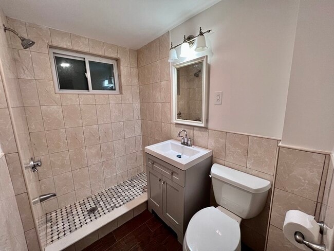 Building Photo - 88 Elmwood Ave