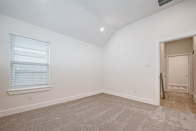 Building Photo - 4934 Finns Lndg St