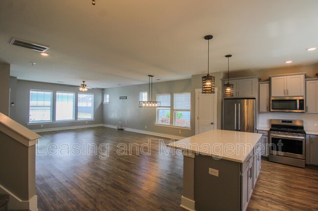 Building Photo - 328 Parish Farms Dr