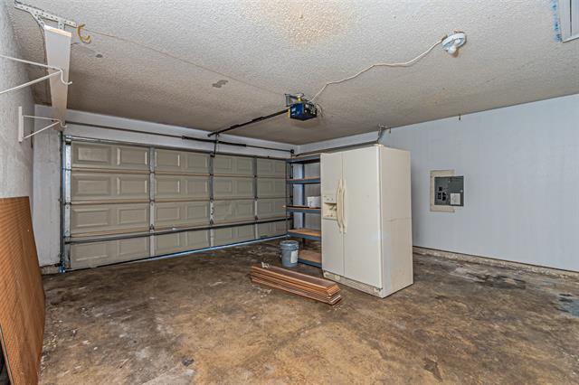 Building Photo - 2606 Hollow Bend