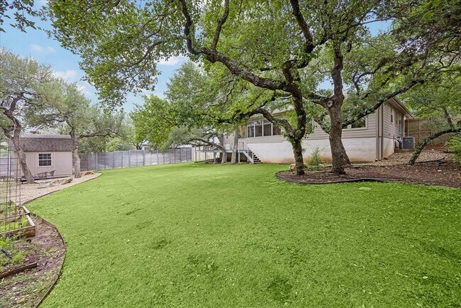 Building Photo - 313 S Flamingo Dr