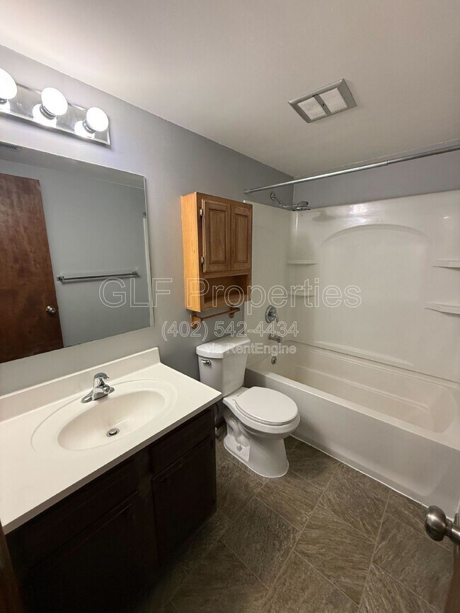 Building Photo - 46 Bradford St