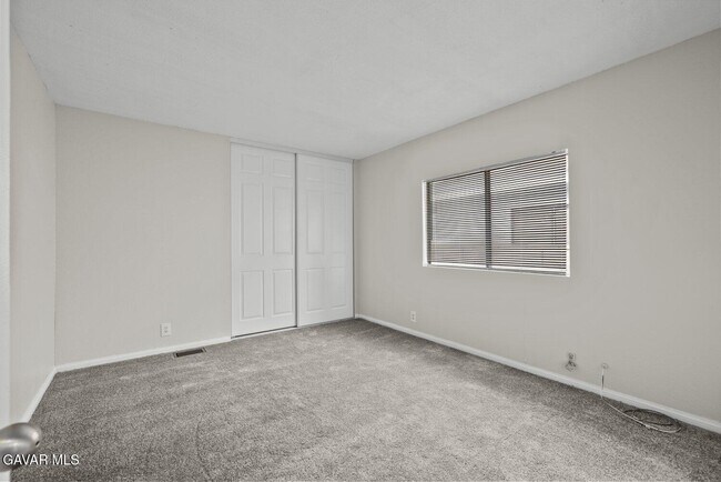 Building Photo - 1858 Park Cir Dr