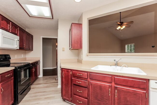 Building Photo - 1057 Blue Mountain Ln