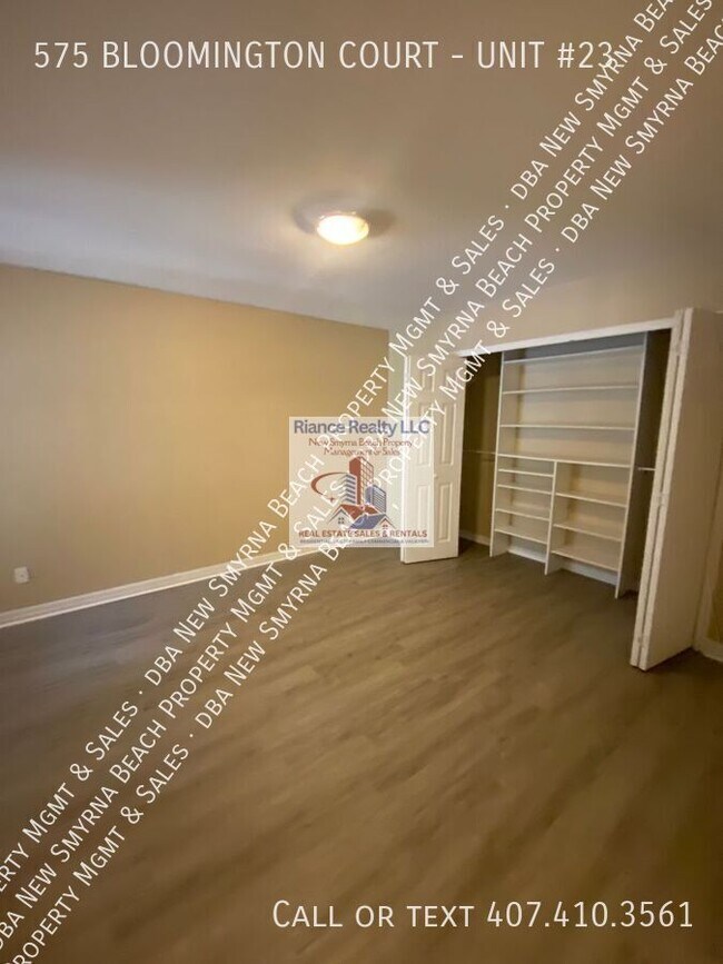 Building Photo - 575 Bloomington Ct