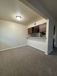 Building Photo - 2070 Bechelli Ln