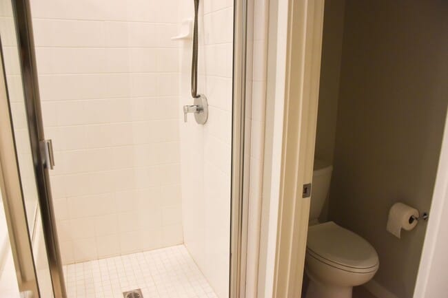 Building Photo - 507 W Maple Ave