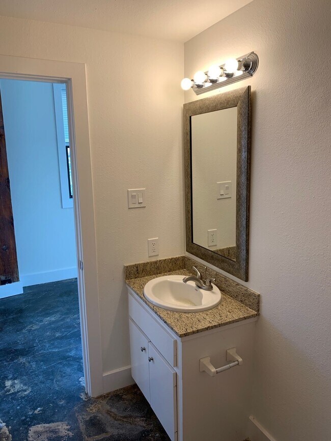 Building Photo - 1518 Washington Ave