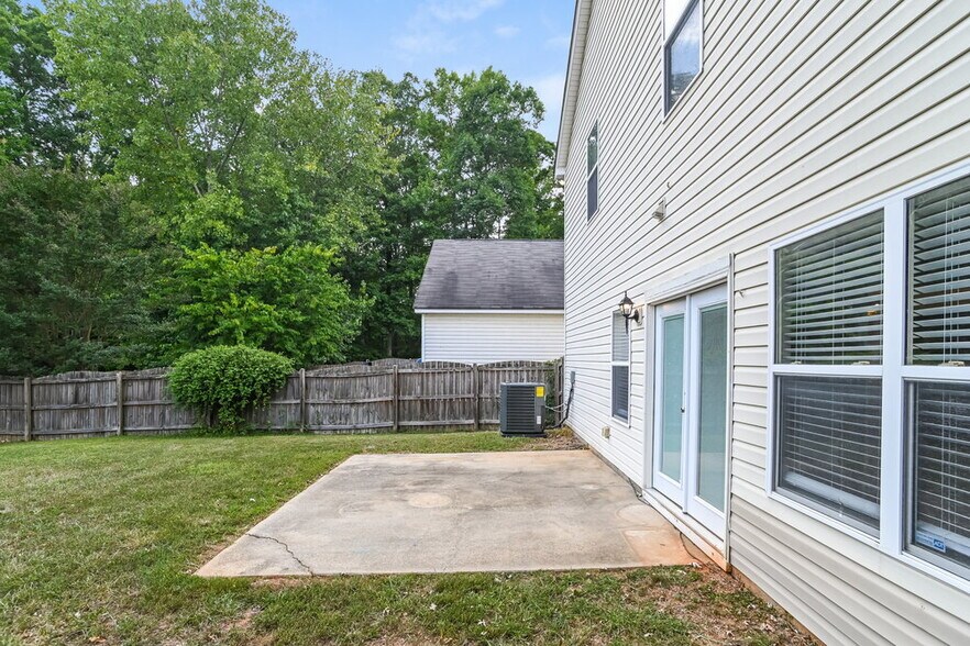 Building Photo - 7517 Mary Jo Helms Dr