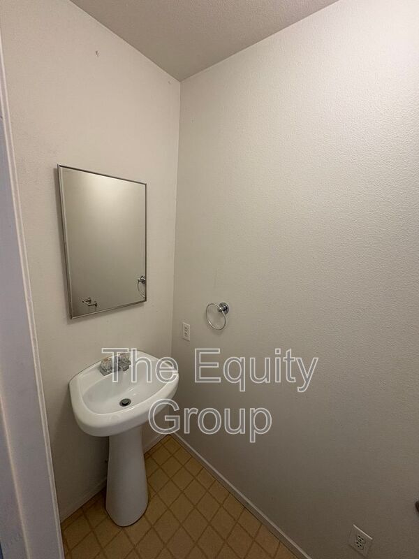 Building Photo - 5503 W Sweet Dr