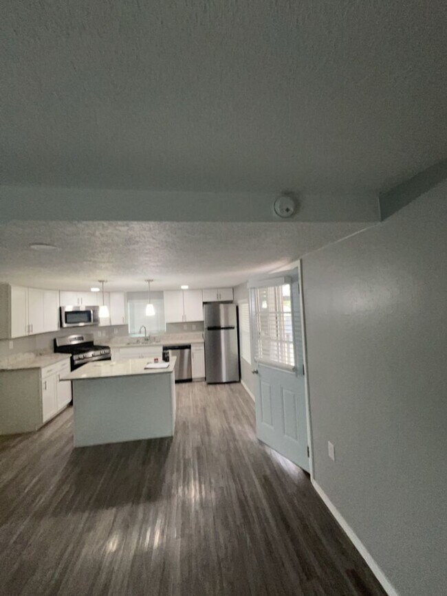 Building Photo - 4916 Moore Cir