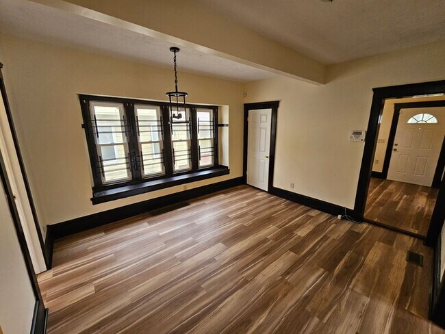 Building Photo - 876 E 149th St