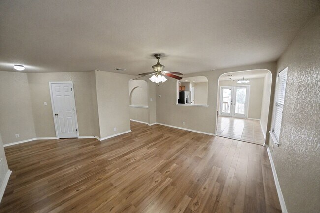Building Photo - Move-in Ready 3-Bedroom Home Near Lackland AFB - Realtor Commission: $500