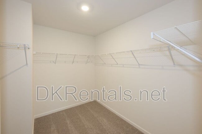 Building Photo - 182 Parkwood Dr