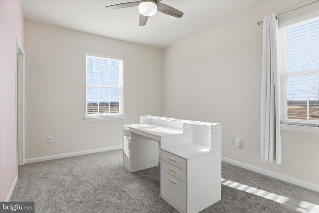 Building Photo - 889 Barksdale Dr