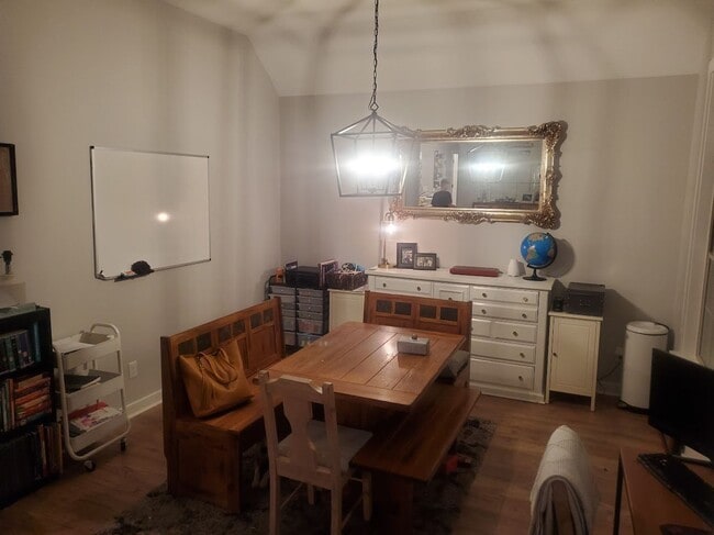 Building Photo - Beautiful 4-bedroom, 2.5- bath home with b...