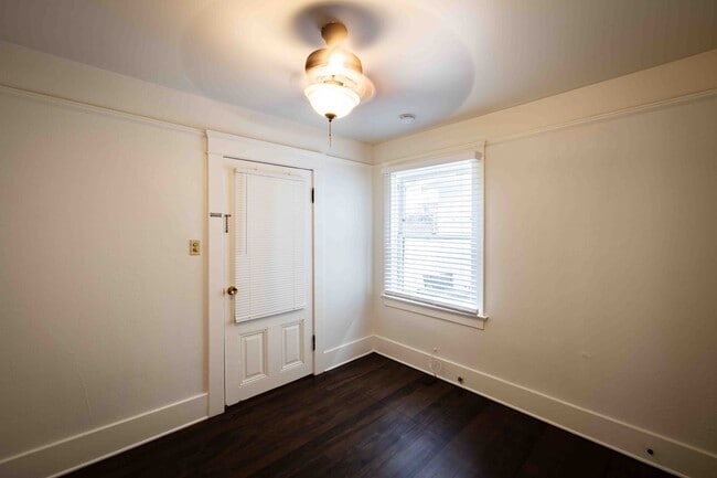 Building Photo - Georgia Street