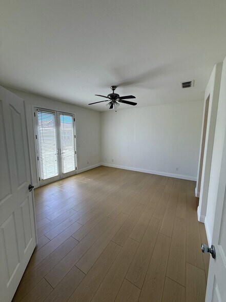 Building Photo - 5424 Knotty Pine Way