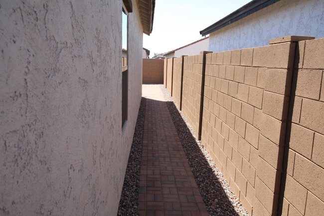 Building Photo - 7818 N 79th Ave