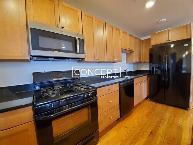 Building Photo - 6 Westminster Ave