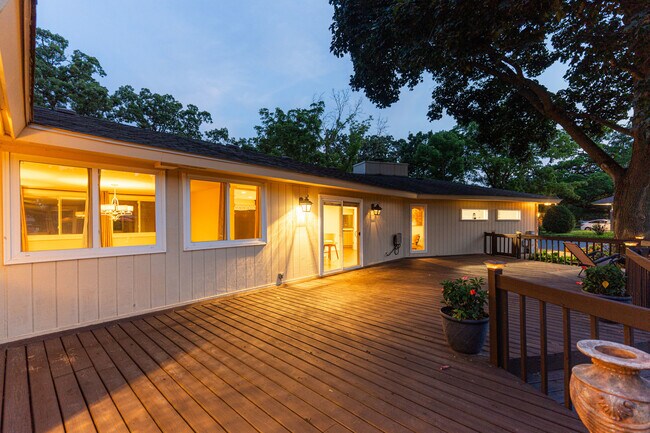 Building Photo - 208 Brookdale Ln